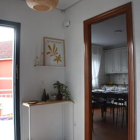 Casa En Chapela, Con Vistas A La Ria De